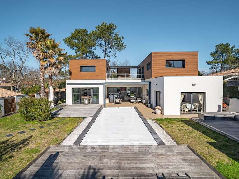 Maison Pyla-sur-mer - 5 chambres - 240m²