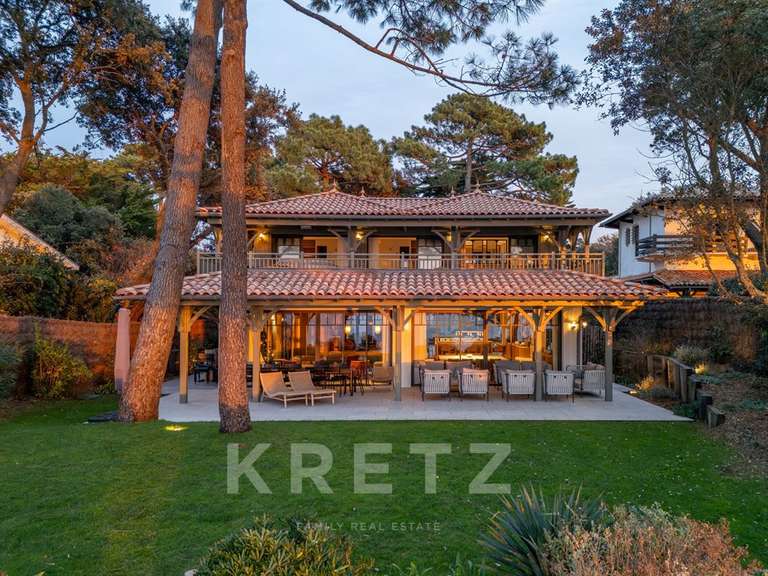 Maison Pyla-sur-mer - 8 chambres - 406m²