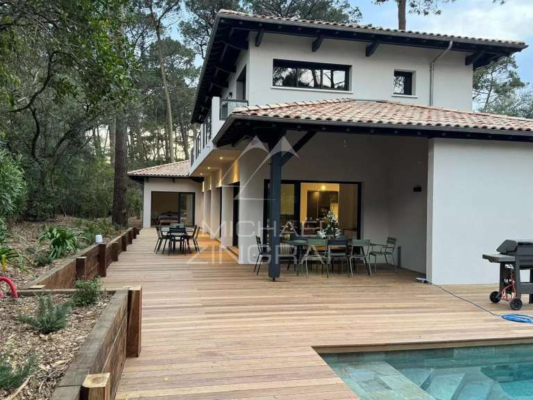 Maison Pyla-sur-mer - 6 chambres - 215m²