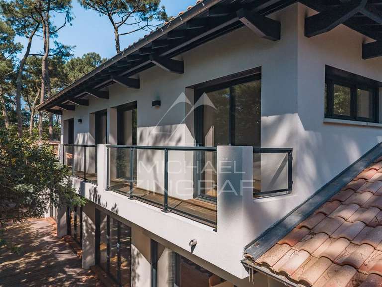 Maison Pyla-sur-mer - 6 chambres - 215m²