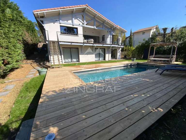 Maison Pyla-sur-mer - 5 chambres - 184m²