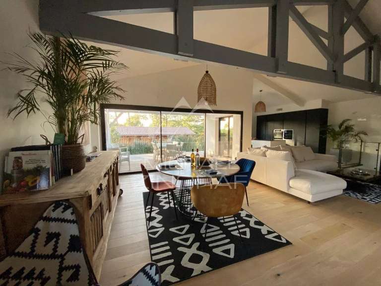 Maison Pyla-sur-mer - 5 chambres - 184m²
