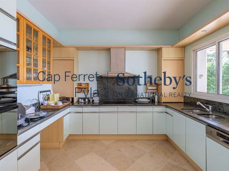 Maison Pyla-sur-mer - 3 chambres - 270m²