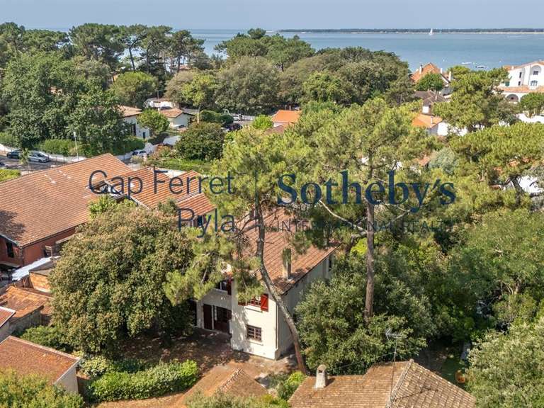 Maison Pyla-sur-mer - 7 chambres - 214m²