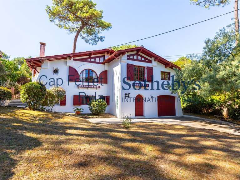 Maison Pyla-sur-mer - 5 chambres - 225m²