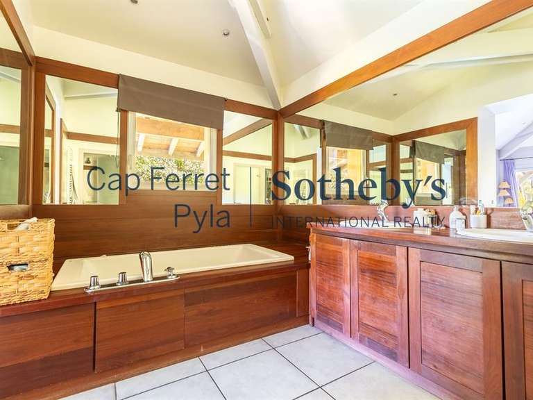 Maison Pyla-sur-mer - 6 chambres - 331m²