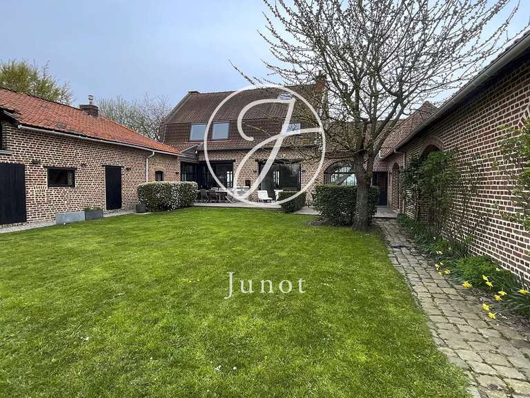 Maison Quesnoy-sur-Deûle - 5 chambres - 458m²