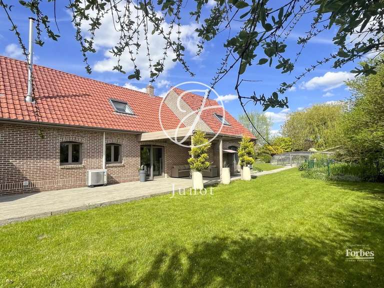 Maison Quesnoy-sur-Deûle - 5 chambres - 225m²