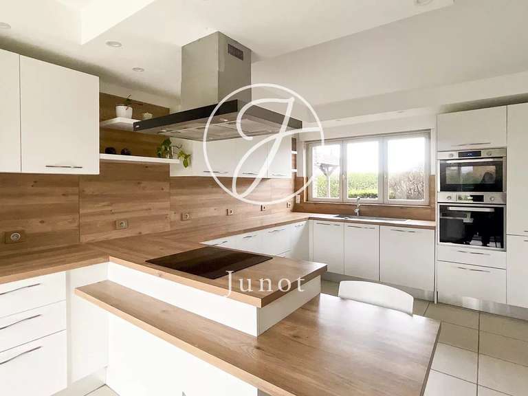 Maison Quesnoy-sur-Deûle - 5 chambres - 225m²