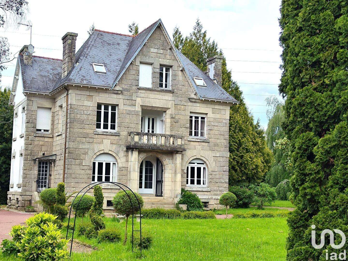 Sale Villa Quimper 777 750€