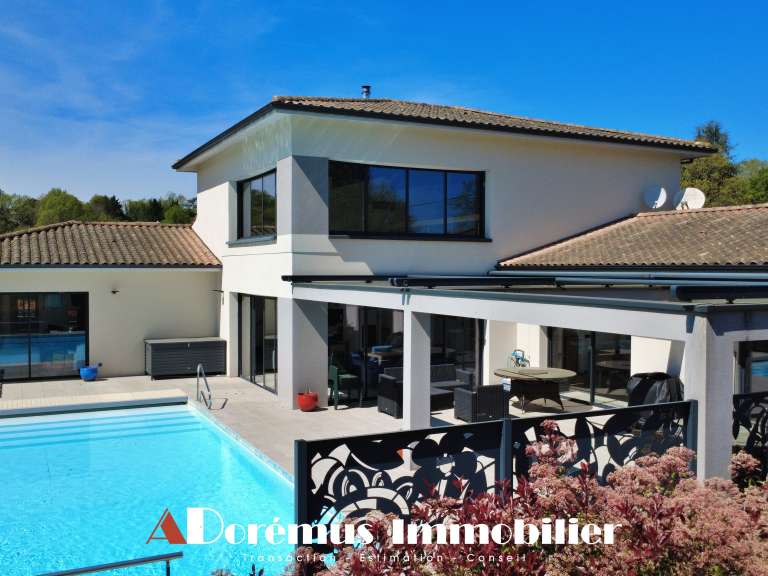 House Quinsac - 4 bedrooms - 271m²
