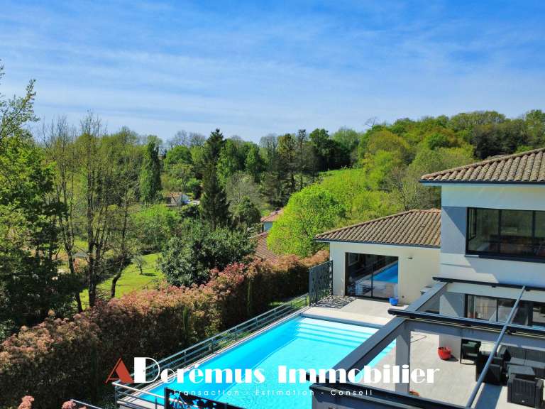 House Quinsac - 4 bedrooms - 271m²