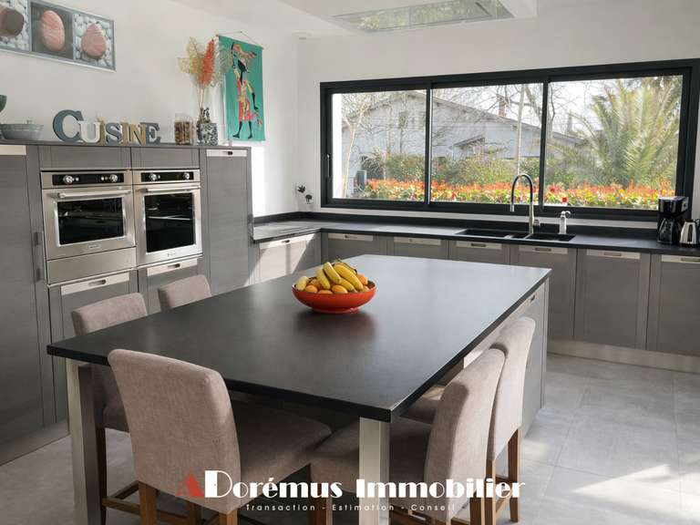 Maison Quinsac - 4 chambres - 271m²