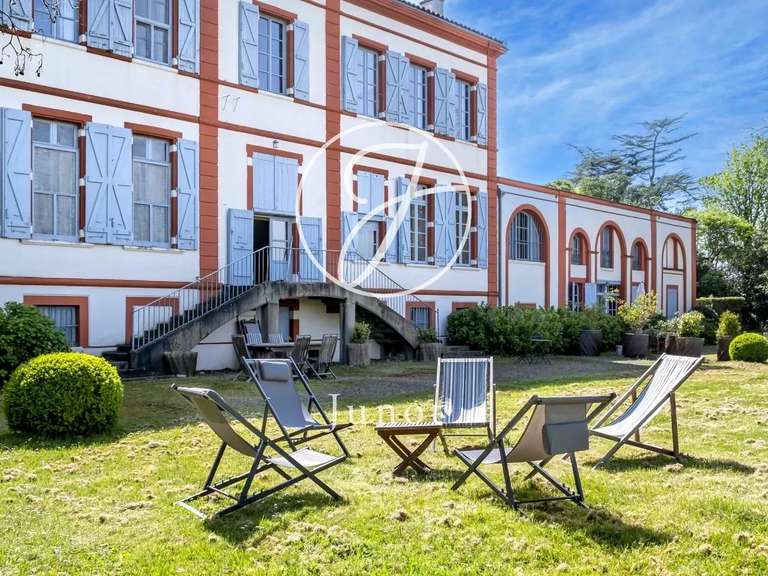 Château Quint-Fonsegrives - 11 chambres - 61429m²
