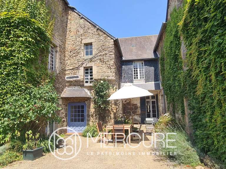 Maison Quintin - 6 chambres - 302m²