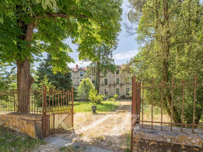 Propriété Quissac - 20 chambres - 3000m²