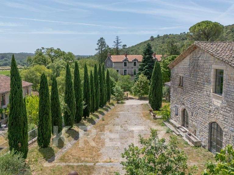 Propriété Quissac - 20 chambres - 3000m²