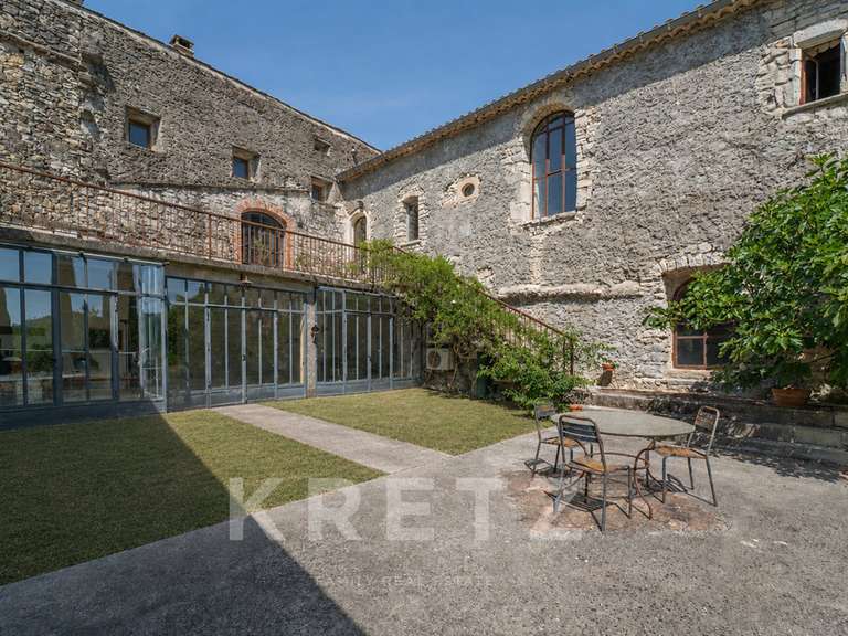Propriété Quissac - 20 chambres - 3000m²