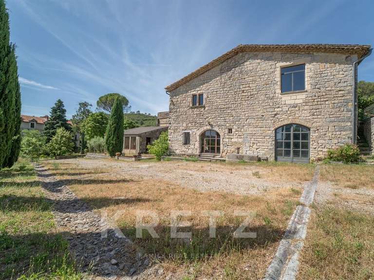 Propriété Quissac - 20 chambres - 3000m²