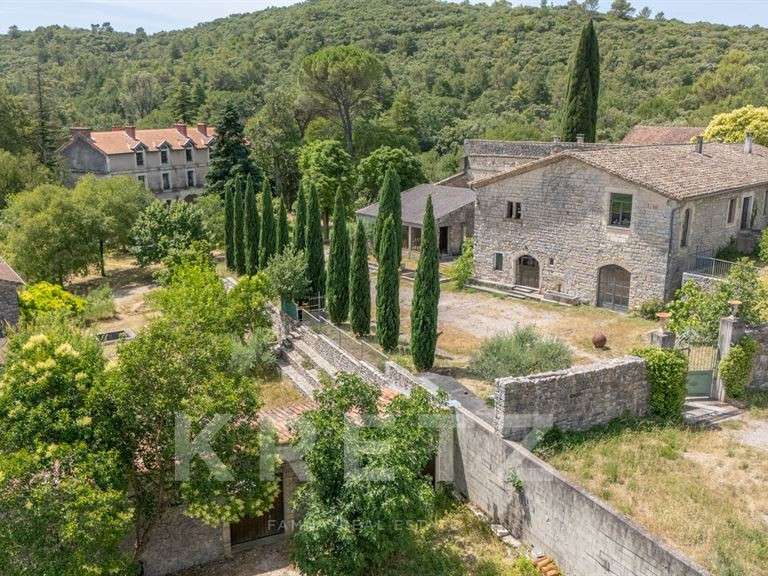 Propriété Quissac - 20 chambres - 3000m²