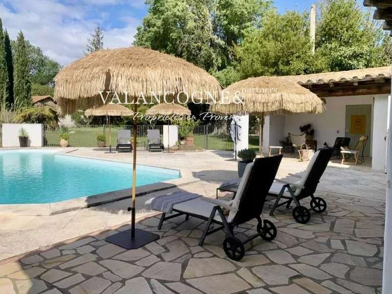 Maison Raphele-les-arles - 5 chambres - 180m²