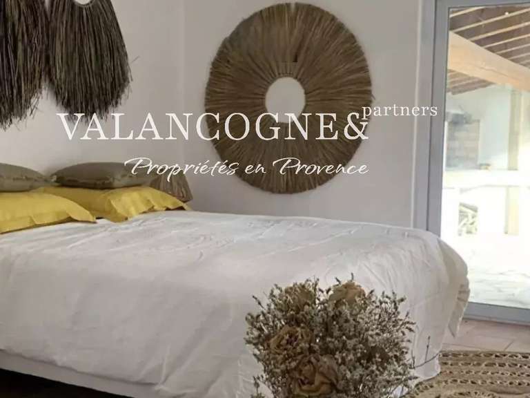 Maison Raphele-les-arles - 5 chambres - 180m²