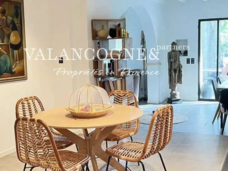Maison Raphele-les-arles - 5 chambres - 180m²