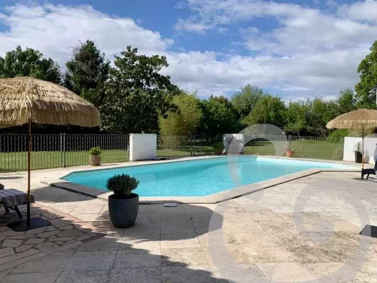 House raphele-les-arles - 5 bedrooms - 180m²