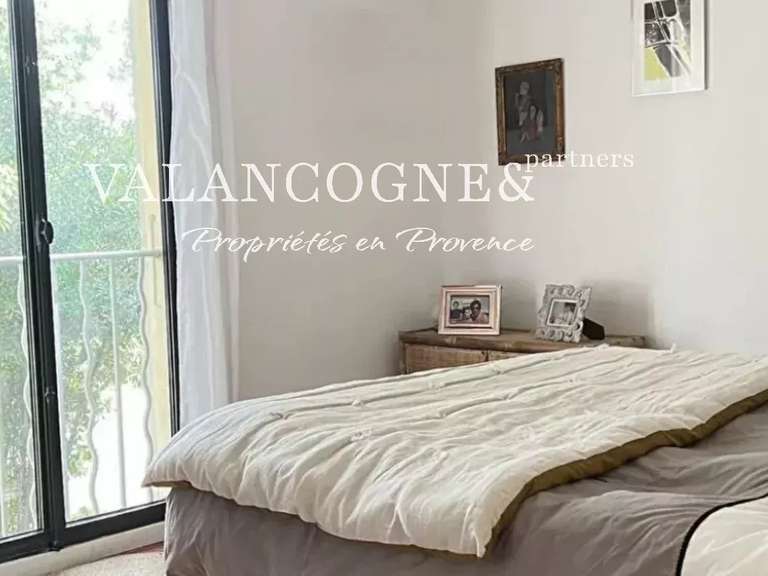 Maison Raphele-les-arles - 5 chambres - 180m²