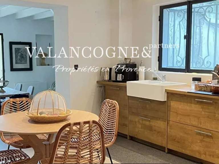 Maison Raphele-les-arles - 5 chambres - 180m²