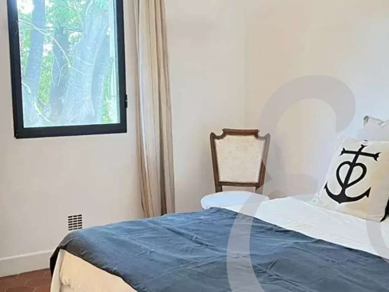 House raphele-les-arles - 5 bedrooms - 180m²