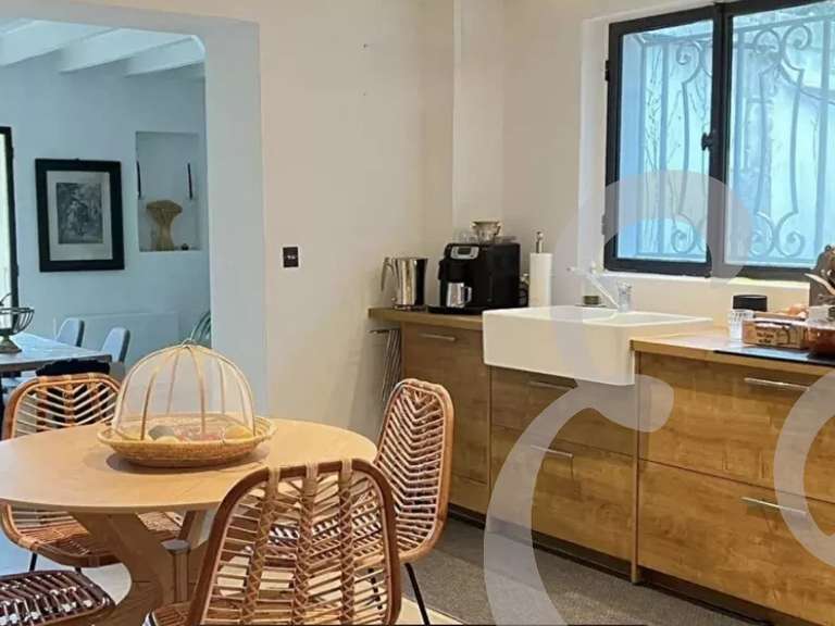 House raphele-les-arles - 5 bedrooms - 180m²