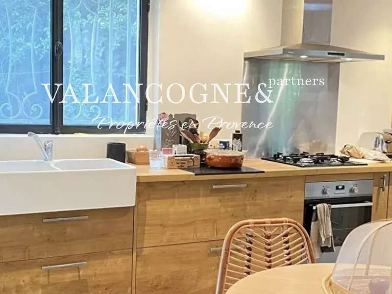 Maison Raphele-les-arles - 5 chambres - 180m²
