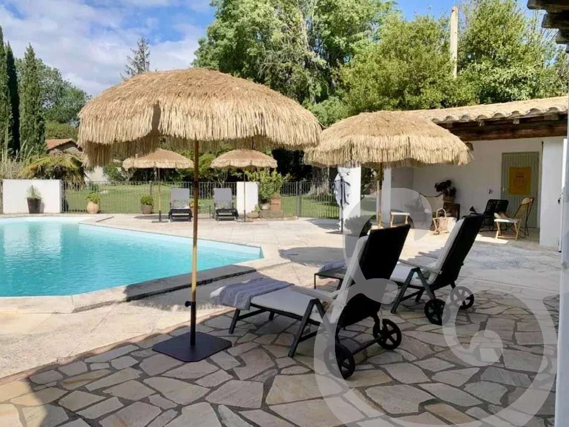 House raphele-les-arles