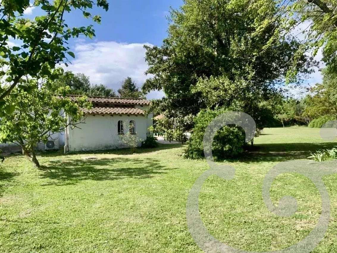 House raphele-les-arles