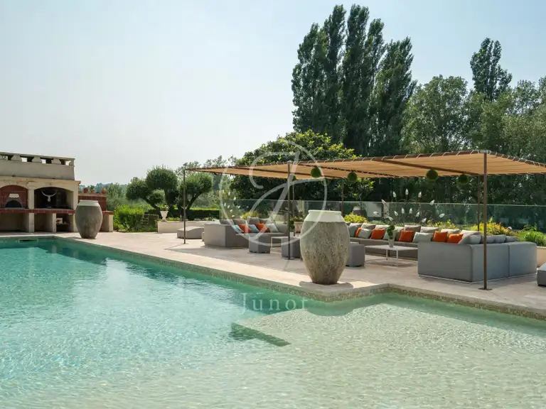 Maison Raphele-les-arles - 8 chambres - 542m²