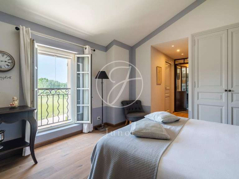 Maison Raphele-les-arles - 8 chambres - 542m²