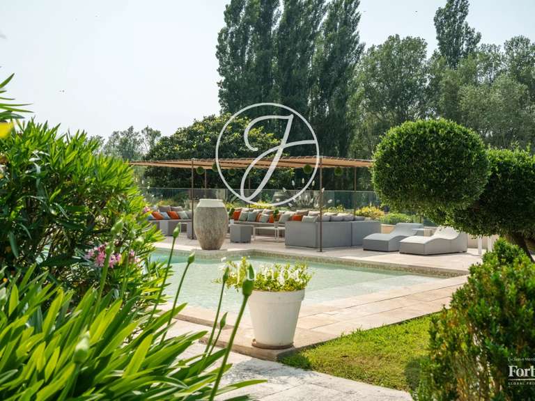 Maison Raphele-les-arles - 8 chambres - 542m²