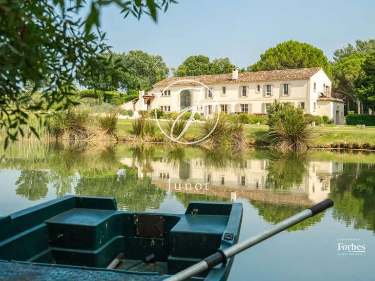 Maison Raphele-les-arles - 8 chambres - 542m²