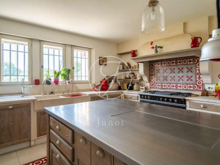 Maison Raphele-les-arles - 8 chambres - 542m²