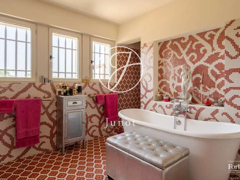 Maison Raphele-les-arles - 8 chambres - 542m²