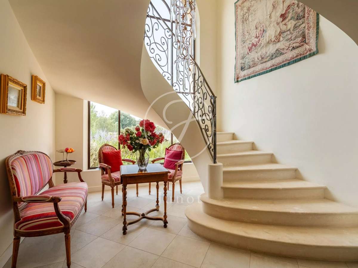 Maison Raphele-les-arles