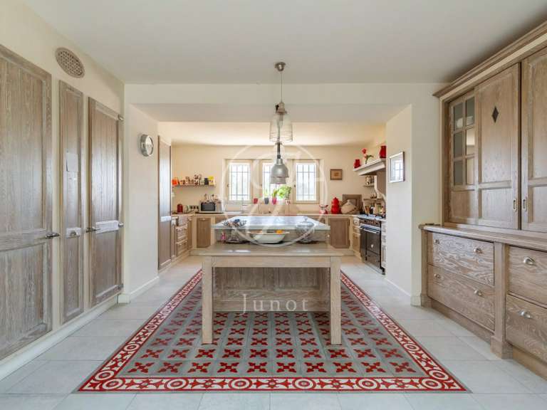 Maison Raphele-les-arles - 8 chambres - 542m²