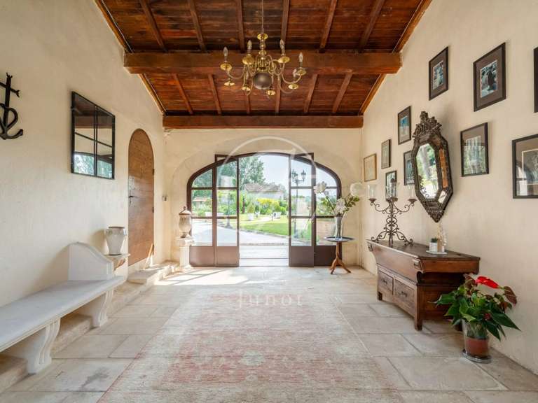 Maison Raphele-les-arles - 8 chambres - 542m²