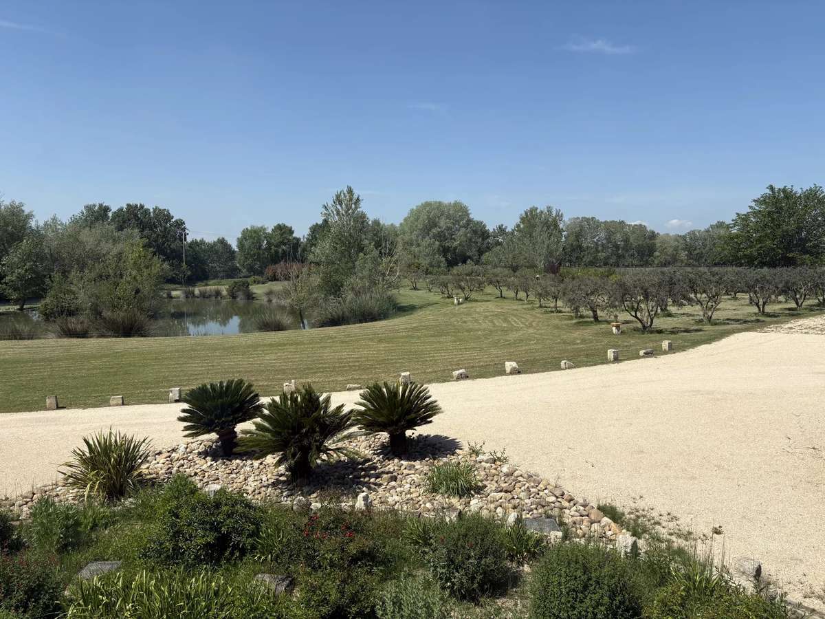 Propriété Raphele-les-arles
