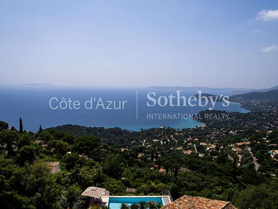 House Rayol-Canadel-sur-Mer
