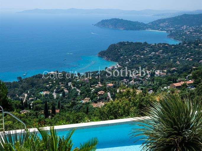 Maison Rayol-Canadel-sur-Mer - 4 chambres - 171m²