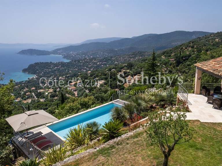 Maison Rayol-Canadel-sur-Mer - 4 chambres - 171m²