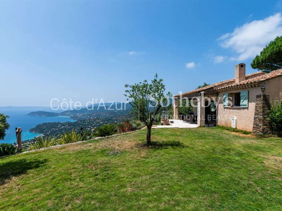 House Rayol-Canadel-sur-Mer
