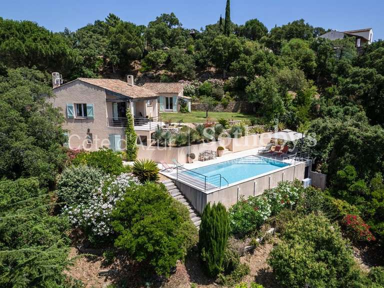 Maison Rayol-Canadel-sur-Mer - 4 chambres - 171m²